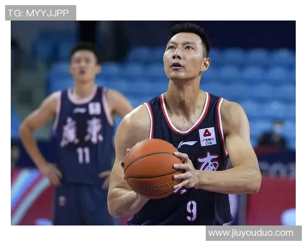 易建联：从CBA巨星到国际赛场的传奇之路与篮球梦想的追逐